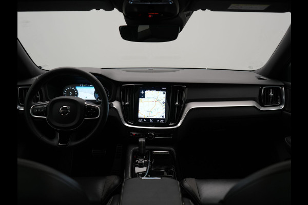 Volvo V60 T6 Recharge AWD R-Design LONG RANGE PHEV 350pk Dealer O.H. | Panodak | Camera | Harman / Kardon | Lederen Sportstoelen Memory & Verwarmd | Apple Carplay | Keyless | Stuur Verwarmd | Navigatie | DAB | 19"L.M | Plug In Hybrid |