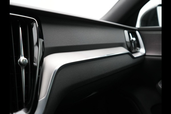 Volvo V60 T6 Recharge AWD R-Design LONG RANGE PHEV 350pk Dealer O.H. | Panodak | Camera | Harman / Kardon | Lederen Sportstoelen Memory & Verwarmd | Apple Carplay | Keyless | Stuur Verwarmd | Navigatie | DAB | 19"L.M | Plug In Hybrid |