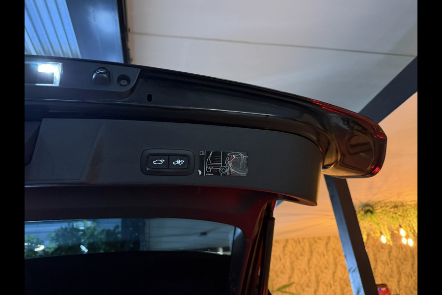 Volvo XC40 1.5 T3 Momentum Pro Garantie Camera Adaptieve Cruise Keyless Virtueel Dash Navi Clima Led Rijklaar