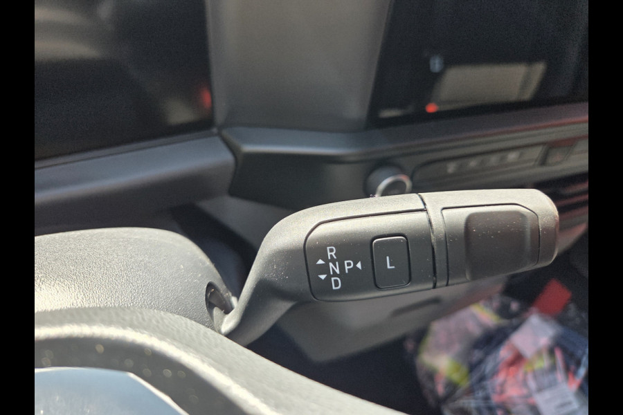 Ford E-Transit Cust. 320 L2H1 136PK Trend 65 kWh Automaat nr. V125 | Airco | Cruise | Camera | Apple CP| Trekhaak 8 STUKS