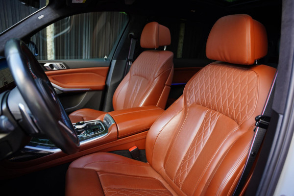 BMW X7 60 I X DRIVE 6 P / Individual / Sky Lounge / BTW