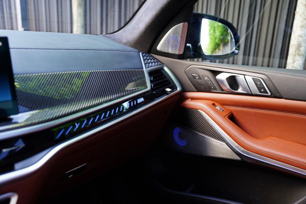 BMW X7 60 I X DRIVE 6 P / Individual / Sky Lounge / BTW