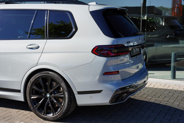 BMW X7 60 I X DRIVE 6 P / Individual / Sky Lounge / BTW