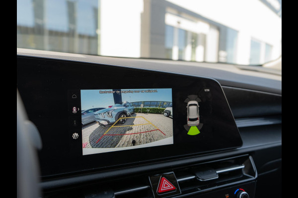 Kia Niro 1.6 GDi Hybrid DynamicPlusLine | Schuif/kantel dak| Stoel en stuurverwarming | Navigatie | Achteruitrijcamera |
