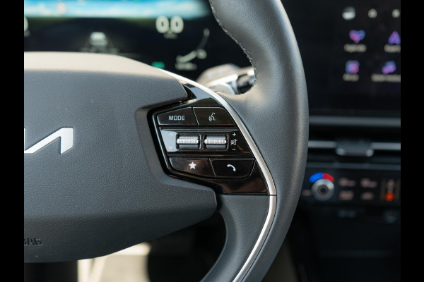 Kia Niro 1.6 GDi Hybrid DynamicPlusLine | Schuif/kantel dak| Stoel en stuurverwarming | Navigatie | Achteruitrijcamera |