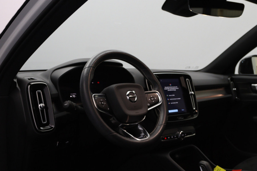 Volvo XC40 Recharge P8 AWD 408 PK R-Design, Panoramadak, Winterpakket, H/K Sound, 360 Camera
