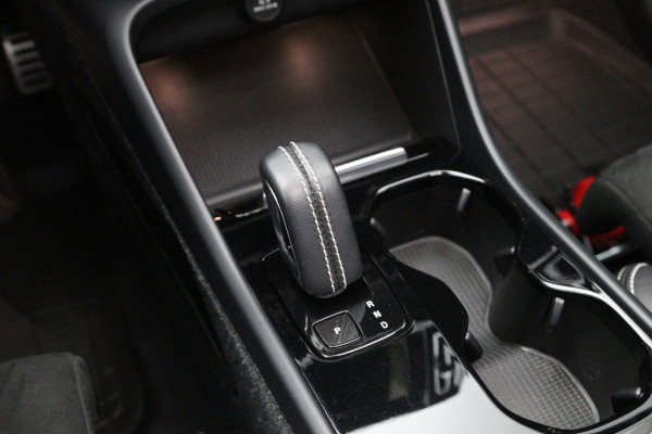 Volvo XC40 Recharge P8 AWD 408 PK R-Design, Panoramadak, Winterpakket, H/K Sound, 360 Camera