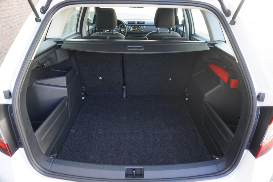 Škoda Fabia Combi 1.0 TSI Ambition Automaat/Navigatie/Nette Auto/ Goed onderhouden!