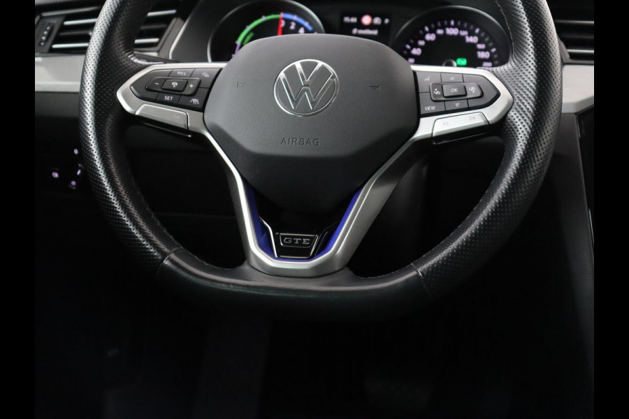 Volkswagen Passat 1.4 TSI PHEV GTE | SOH 94% | Stoelverwarming | Massage | Camera | Adaptive cruise | Matrix LED | Carplay | Navigatie | parkeerhulp | Climate control | Plug In