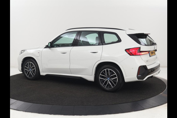 BMW X1 xDrive25e M Sport | SOH 93,3% | Adaptive cruise | Massage | Sportstoelen | Keyless | Stuurverwarming | Leder/Alcantara | Live Cockpit | Camera | Stoelverwarming | Adaptief LED | PHEV | Plug In