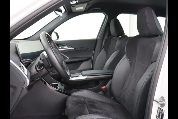BMW X1 xDrive25e M Sport | SOH 93,3% | Adaptive cruise | Massage | Sportstoelen | Keyless | Stuurverwarming | Leder/Alcantara | Live Cockpit | Camera | Stoelverwarming | Adaptief LED | PHEV | Plug In
