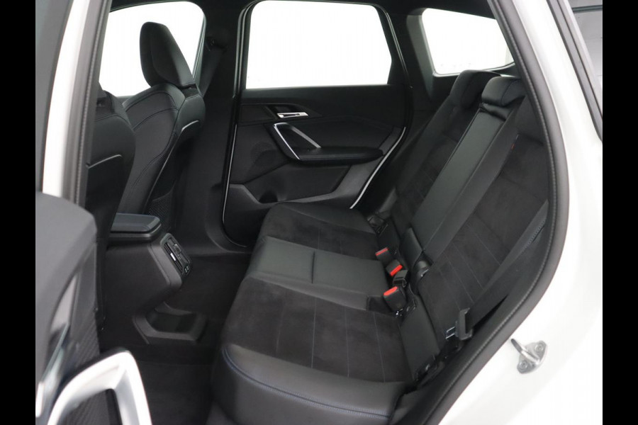 BMW X1 xDrive25e M Sport | SOH 93,3% | Adaptive cruise | Massage | Sportstoelen | Keyless | Stuurverwarming | Leder/Alcantara | Live Cockpit | Camera | Stoelverwarming | Adaptief LED | PHEV | Plug In