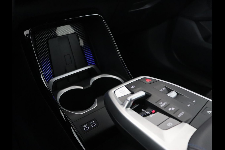 BMW X1 xDrive25e M Sport | SOH 93,3% | Adaptive cruise | Massage | Sportstoelen | Keyless | Stuurverwarming | Leder/Alcantara | Live Cockpit | Camera | Stoelverwarming | Adaptief LED | PHEV | Plug In