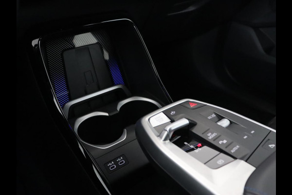 BMW X1 xDrive25e M Sport | SOH 93,3% | Adaptive cruise | Massage | Sportstoelen | Keyless | Stuurverwarming | Leder/Alcantara | Live Cockpit | Camera | Stoelverwarming | Adaptief LED | PHEV | Plug In