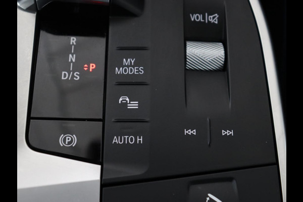 BMW X1 xDrive25e M Sport | SOH 93,3% | Adaptive cruise | Massage | Sportstoelen | Keyless | Stuurverwarming | Leder/Alcantara | Live Cockpit | Camera | Stoelverwarming | Adaptief LED | PHEV | Plug In