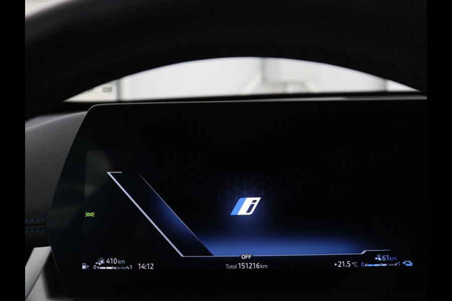 BMW X1 xDrive25e M Sport | SOH 93,3% | Adaptive cruise | Massage | Sportstoelen | Keyless | Stuurverwarming | Leder/Alcantara | Live Cockpit | Camera | Stoelverwarming | Adaptief LED | PHEV | Plug In
