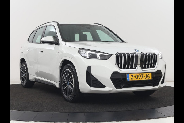 BMW X1 xDrive25e M Sport | SOH 93,3% | Adaptive cruise | Massage | Sportstoelen | Keyless | Stuurverwarming | Leder/Alcantara | Live Cockpit | Camera | Stoelverwarming | Adaptief LED | PHEV | Plug In