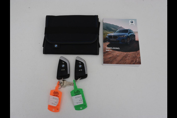 BMW X1 sDrive20i Business Edition Plus | Leder | Head-Up | Trekhaak | Stoelverwarming | Carplay | Sfeerverlichting | Full LED | Navigatie | Sportstoelen | Climate control | Parkeerhulp | Cruise control