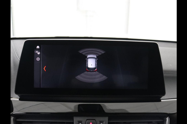 BMW X1 sDrive20i Business Edition Plus | Leder | Head-Up | Trekhaak | Stoelverwarming | Carplay | Sfeerverlichting | Full LED | Navigatie | Sportstoelen | Climate control | Parkeerhulp | Cruise control