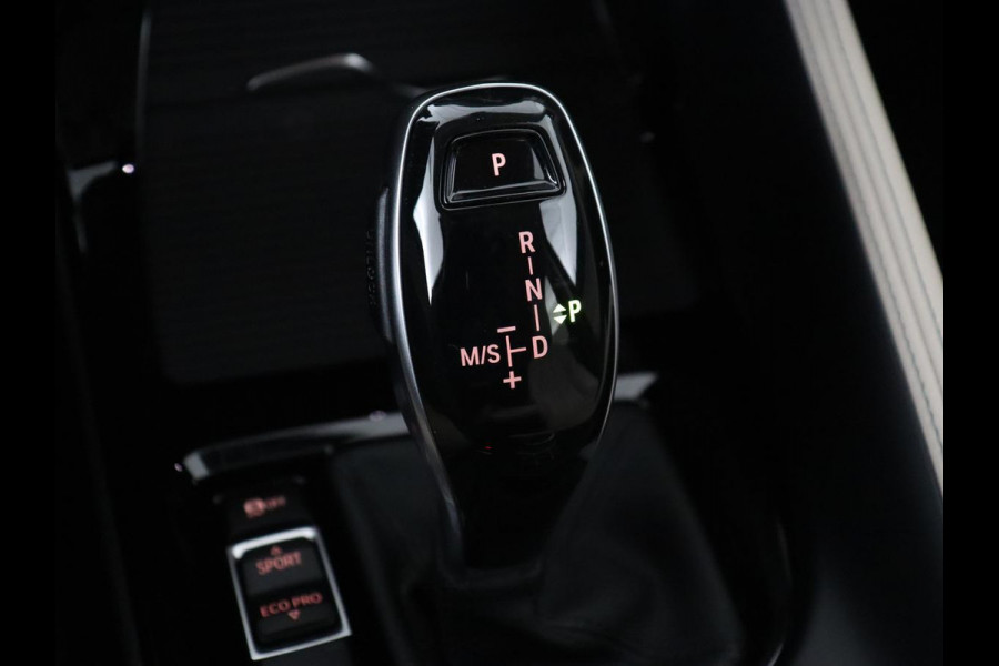 BMW X1 sDrive20i Business Edition Plus | Leder | Head-Up | Trekhaak | Stoelverwarming | Carplay | Sfeerverlichting | Full LED | Navigatie | Sportstoelen | Climate control | Parkeerhulp | Cruise control