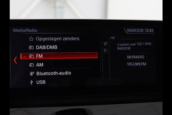 BMW X1 sDrive20i Business Edition Plus | Leder | Head-Up | Trekhaak | Stoelverwarming | Carplay | Sfeerverlichting | Full LED | Navigatie | Sportstoelen | Climate control | Parkeerhulp | Cruise control