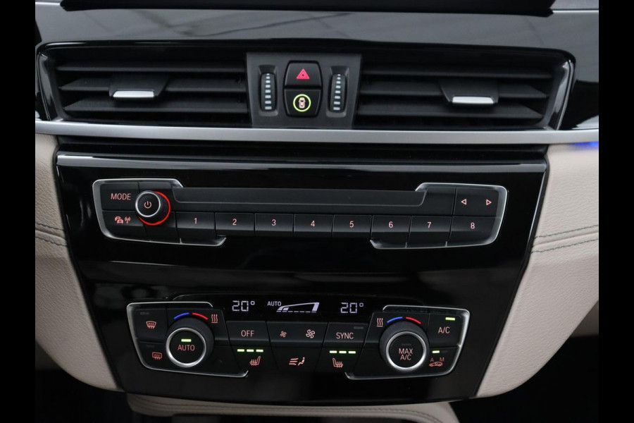 BMW X1 sDrive20i Business Edition Plus | Leder | Head-Up | Trekhaak | Stoelverwarming | Carplay | Sfeerverlichting | Full LED | Navigatie | Sportstoelen | Climate control | Parkeerhulp | Cruise control