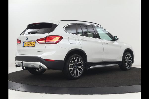 BMW X1 sDrive20i Business Edition Plus | Leder | Head-Up | Trekhaak | Stoelverwarming | Carplay | Sfeerverlichting | Full LED | Navigatie | Sportstoelen | Climate control | Parkeerhulp | Cruise control