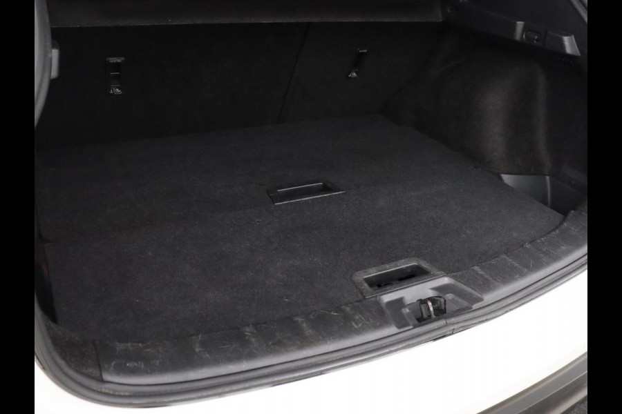 Nissan QASHQAI 1.3 DIG-T Business Edition | Panoramadak | Stoelverwarming | Trekhaak | Adaptive cruise | Leder | 360 Camera | Carplay | Keyless | Navigatie | Full LED | Side Assist | Elektrische stoelen