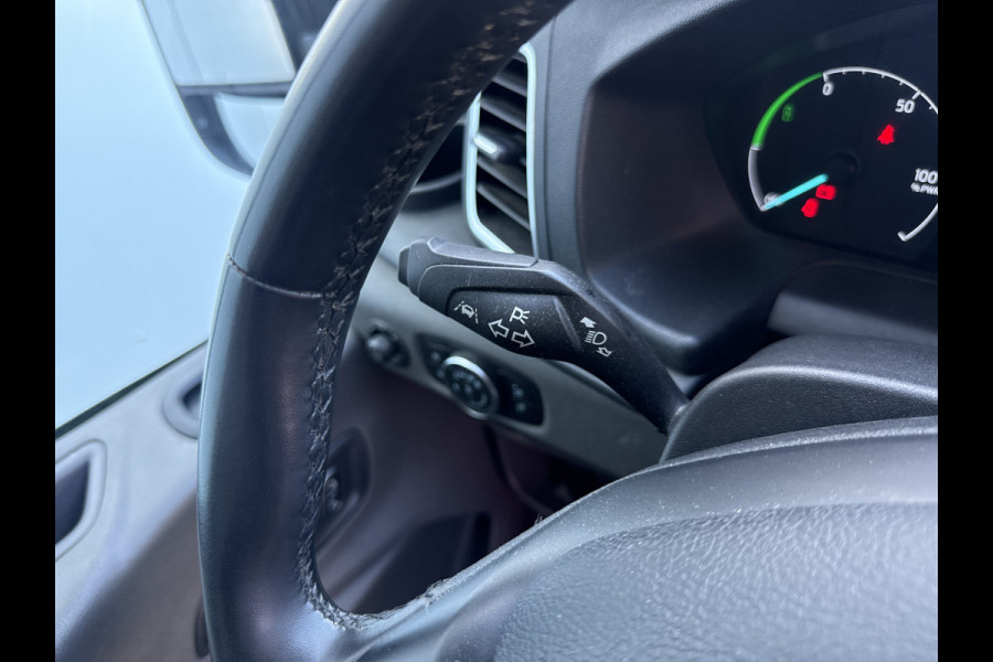 Ford E-Transit 68kWh 184PK L3H3 317km WLTP 96,3% (SOH) BEV Snelladen Camera Cruise control Climate control Carplay Navigatie Laadkabel Parkeersensoren