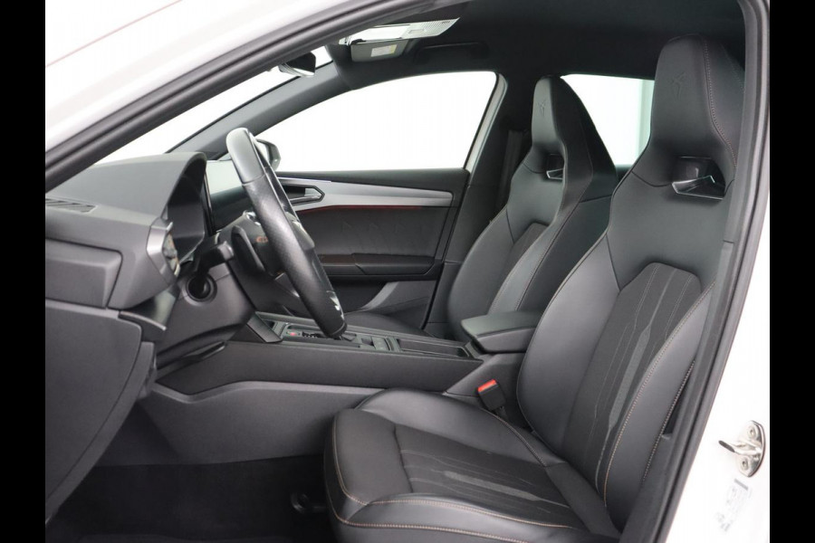 CUPRA Leon 1.4 eHybrid VZ | SOH 90,7% | 245pk | Stoelverwarming | Adaptive cruise | Camera | Carplay | Navigatie | Sfeerverlichting | Full LED | Sportstoelen | Keyless | PHEV | Plug In