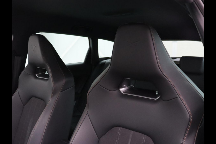 CUPRA Leon 1.4 eHybrid VZ | SOH 90,7% | 245pk | Stoelverwarming | Adaptive cruise | Camera | Carplay | Navigatie | Sfeerverlichting | Full LED | Sportstoelen | Keyless | PHEV | Plug In