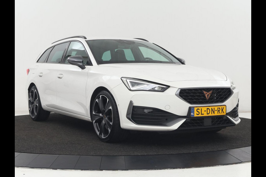 CUPRA Leon 1.4 eHybrid VZ | SOH 90,7% | 245pk | Stoelverwarming | Adaptive cruise | Camera | Carplay | Navigatie | Sfeerverlichting | Full LED | Sportstoelen | Keyless | PHEV | Plug In