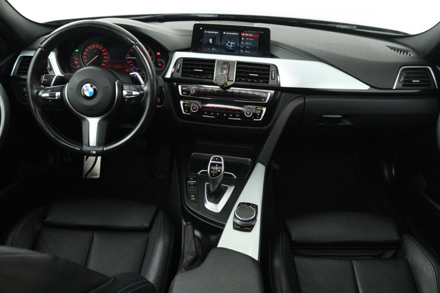 BMW 3 Serie Touring 320i Edition M Sport Shadow High Executive (PANORAMADAK, STOELVERWARMING, CAMERA, CRUISE CONTROL, NAVIGATIE)
