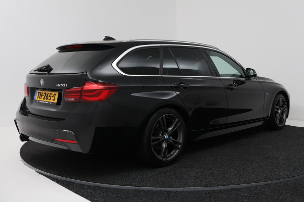 BMW 3 Serie Touring 320i Edition M Sport Shadow High Executive (PANORAMADAK, STOELVERWARMING, CAMERA, CRUISE CONTROL, NAVIGATIE)
