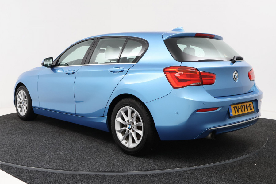 BMW 1-serie 118i Executive (STOELVERWARMING, CAMERA, NAVIGATIE, CRUISE CONTROL, PARKEERSENSOREN, DEALER ONDERHOUDEN)