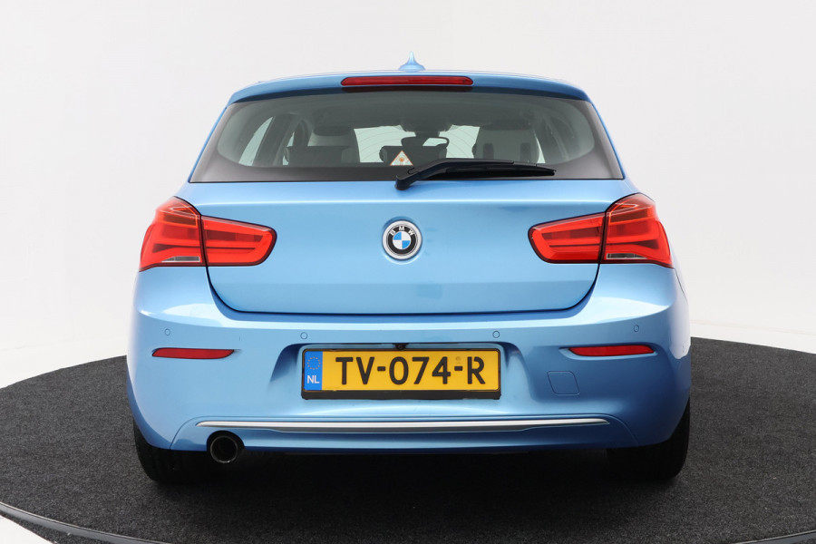 BMW 1-serie 118i Executive (STOELVERWARMING, CAMERA, NAVIGATIE, CRUISE CONTROL, PARKEERSENSOREN, DEALER ONDERHOUDEN)
