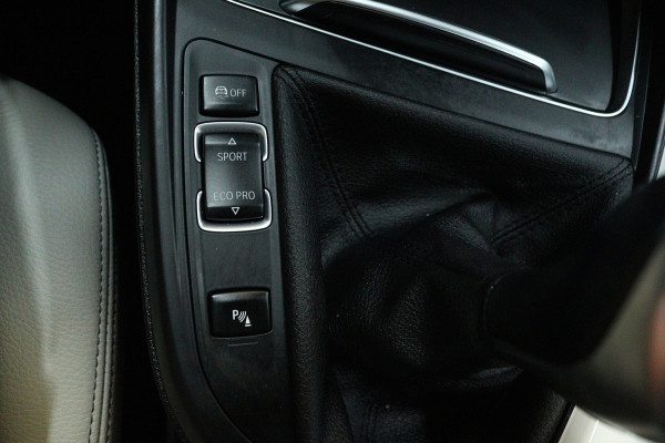 BMW 1-serie 118i Executive (STOELVERWARMING, CAMERA, NAVIGATIE, CRUISE CONTROL, PARKEERSENSOREN, DEALER ONDERHOUDEN)