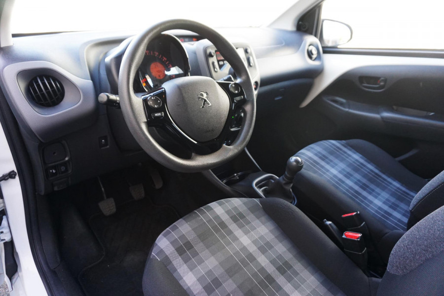 Peugeot 108 1.0 e-VTi Premium/Dealeronderhouden/1e Eigenaar/ All-Season banden.
