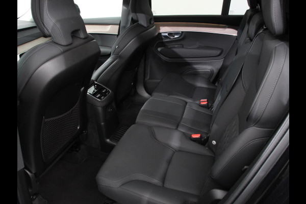 Volvo XC90 2.0 T8 Plug-in hybrid AWD Plus Dark 7 persoons DEMO Navigatie Apple Carplay/Android Auto 360 Camera Parkeersensoren Adaptive Cruise Control Full LED Stoel- en stuurverwarming Memory stoelen Climate Control Lichtmetalen velgen