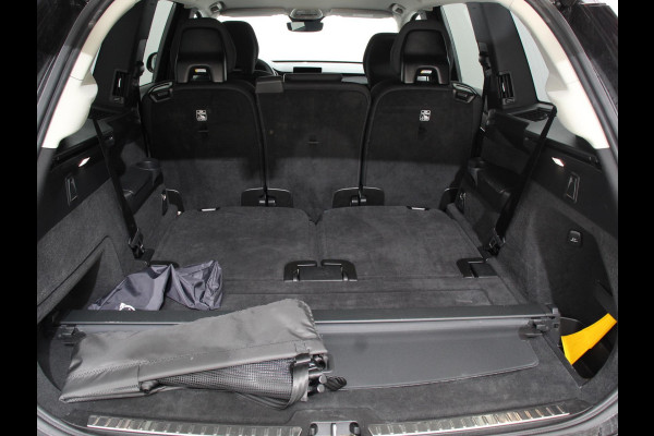 Volvo XC90 2.0 T8 Plug-in hybrid AWD Plus Dark 7 persoons DEMO Navigatie Apple Carplay/Android Auto 360 Camera Parkeersensoren Adaptive Cruise Control Full LED Stoel- en stuurverwarming Memory stoelen Climate Control Lichtmetalen velgen