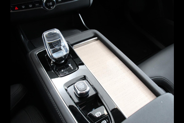 Volvo XC90 2.0 T8 Plug-in hybrid AWD Plus Dark 7 persoons DEMO Navigatie Apple Carplay/Android Auto 360 Camera Parkeersensoren Adaptive Cruise Control Full LED Stoel- en stuurverwarming Memory stoelen Climate Control Lichtmetalen velgen