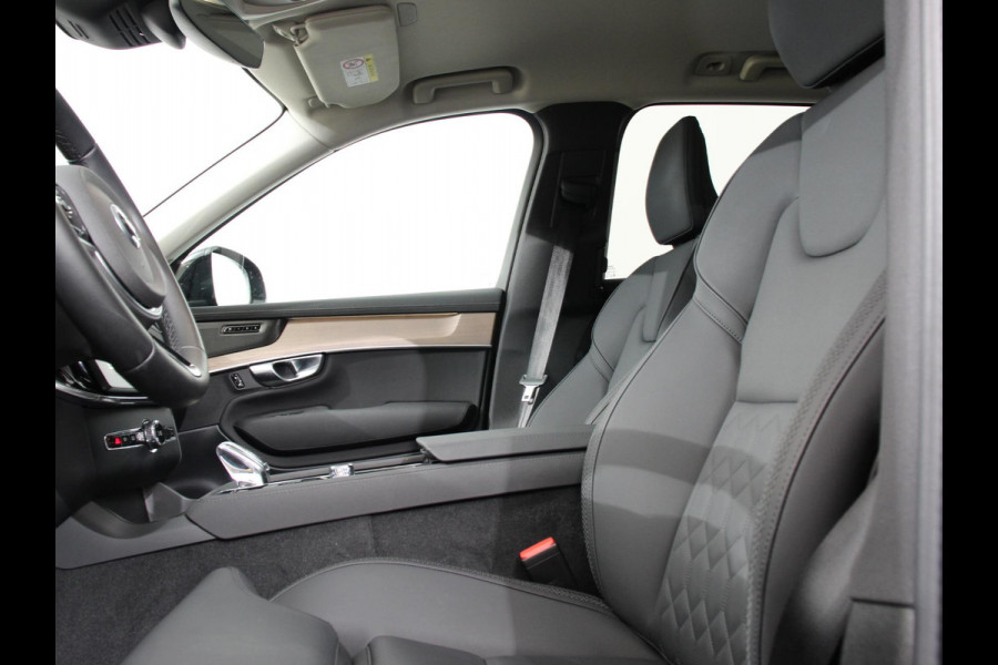 Volvo XC90 2.0 T8 Plug-in hybrid AWD Plus Dark 7 persoons DEMO Navigatie Apple Carplay/Android Auto 360 Camera Parkeersensoren Adaptive Cruise Control Full LED Stoel- en stuurverwarming Memory stoelen Climate Control Lichtmetalen velgen