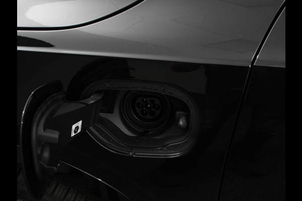 Volvo XC90 2.0 T8 Plug-in hybrid AWD Plus Dark 7 persoons DEMO Navigatie Apple Carplay/Android Auto 360 Camera Parkeersensoren Adaptive Cruise Control Full LED Stoel- en stuurverwarming Memory stoelen Climate Control Lichtmetalen velgen