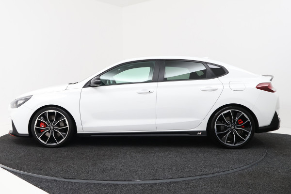 Hyundai i30 Fastback 2.0 T-GDI N2 (STOEL/STUUR VERWARMING, CAMERA, CRUISE CONTROL, ELEKTR STOELEN, PARKEERSENSOREN)