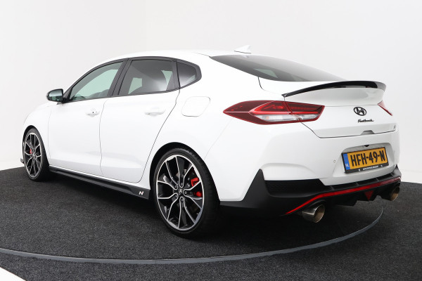 Hyundai i30 Fastback 2.0 T-GDI N2 (STOEL/STUUR VERWARMING, CAMERA, CRUISE CONTROL, ELEKTR STOELEN, PARKEERSENSOREN)