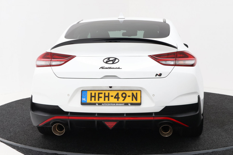 Hyundai i30 Fastback 2.0 T-GDI N2 (STOEL/STUUR VERWARMING, CAMERA, CRUISE CONTROL, ELEKTR STOELEN, PARKEERSENSOREN)