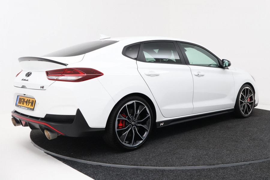 Hyundai i30 Fastback 2.0 T-GDI N2 (STOEL/STUUR VERWARMING, CAMERA, CRUISE CONTROL, ELEKTR STOELEN, PARKEERSENSOREN)