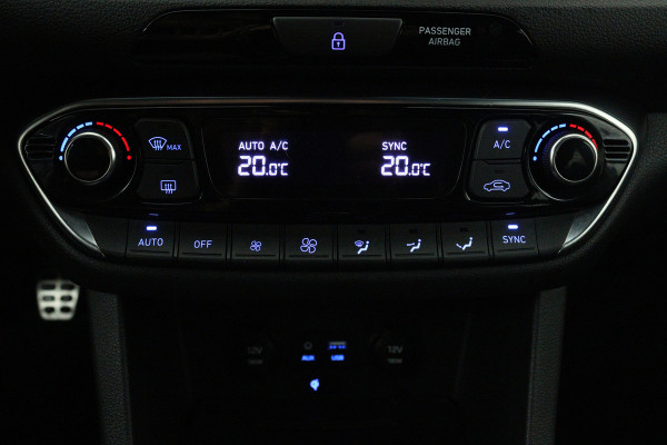 Hyundai i30 Fastback 2.0 T-GDI N2 (STOEL/STUUR VERWARMING, CAMERA, CRUISE CONTROL, ELEKTR STOELEN, PARKEERSENSOREN)