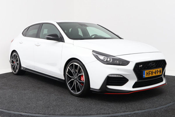 Hyundai i30 Fastback 2.0 T-GDI N2 (STOEL/STUUR VERWARMING, CAMERA, CRUISE CONTROL, ELEKTR STOELEN, PARKEERSENSOREN)