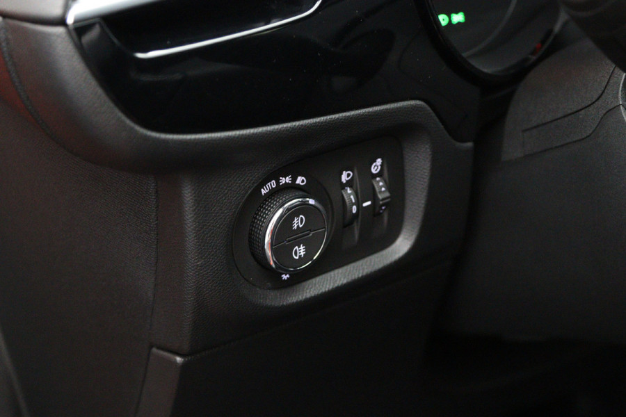 Opel Corsa 1.2 GS Line, Carplay, Stoelverwarming, LED, 17" LM